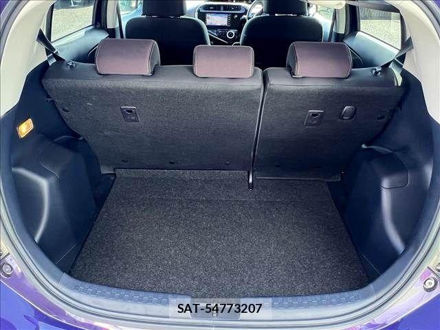 Toyota AQUA 2017-09 5860157-6