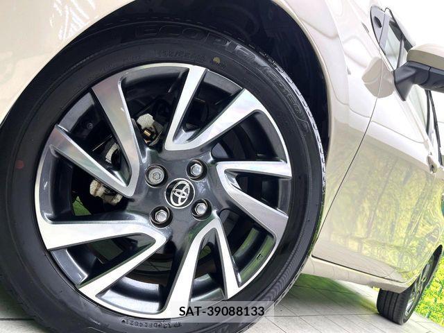 Toyota AQUA 2022-01 5860083-12