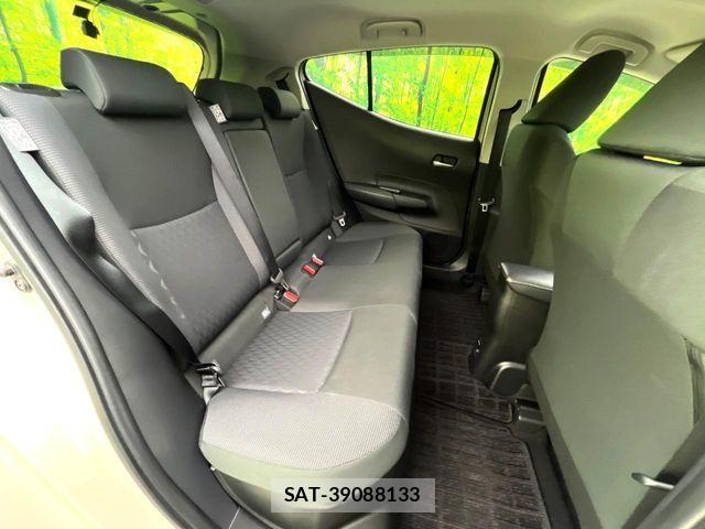 Toyota AQUA 2022-01 5860083-8
