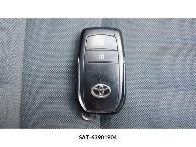 Toyota AQUA 2023-06 5860097-18
