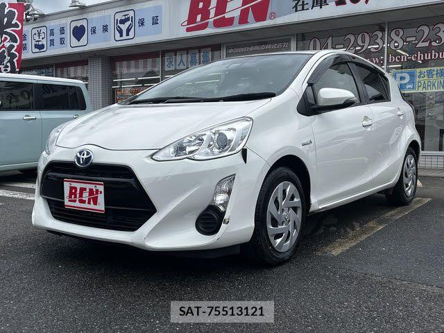 Toyota AQUA 2016-03 5860151-0