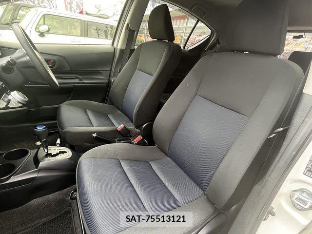 Toyota AQUA 2016-03 5860151-18