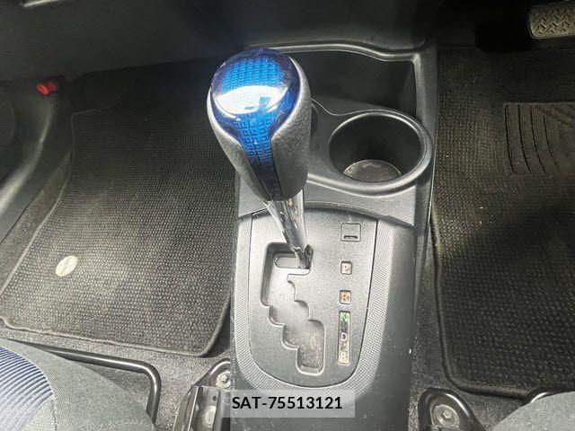 Toyota AQUA 2016-03 5860151-19