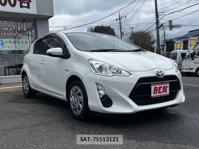 Toyota AQUA 2016-03 5860151-21