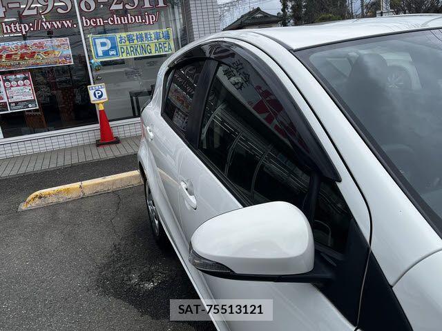 Toyota AQUA 2016-03 5860151-24