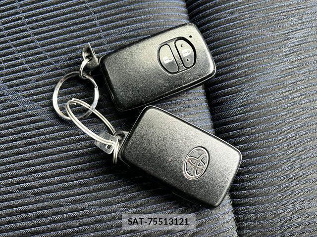Toyota AQUA 2016-03 5860151-25