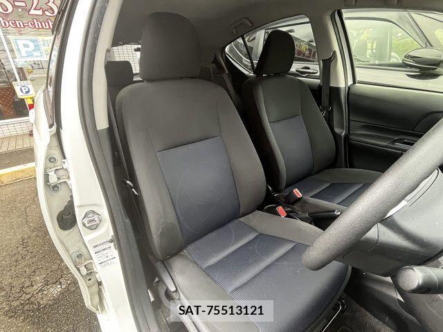 Toyota AQUA 2016-03 5860151-3