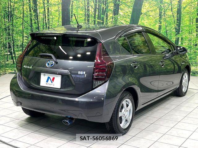 Toyota AQUA 2012-06 5860206-16