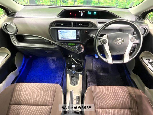 Toyota AQUA 2012-06 5860206-1