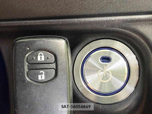 Toyota AQUA 2012-06 5860206-3