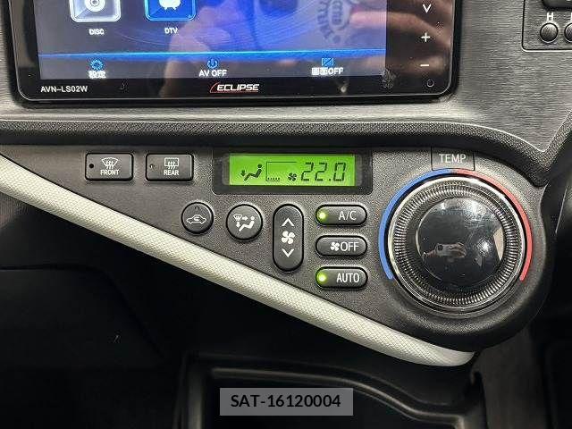 Toyota AQUA 2012-01 5860147-9