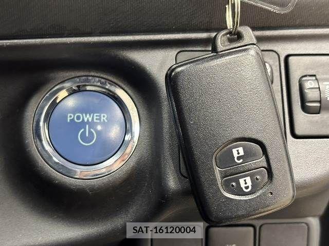 Toyota AQUA 2012-01 5860147-10