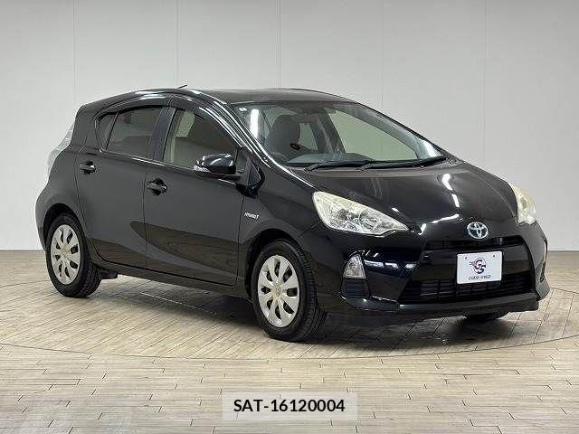 Toyota AQUA 2012-01 5860147-13