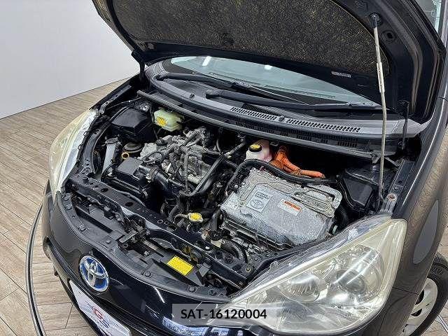 Toyota AQUA 2012-01 5860147-17