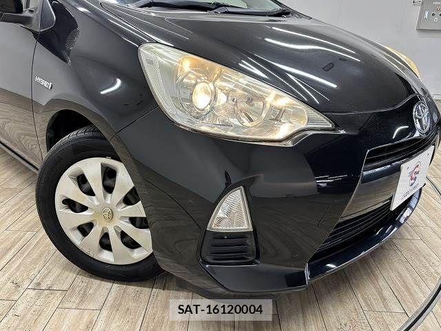 Toyota AQUA 2012-01 5860147-19