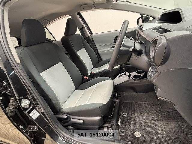 Toyota AQUA 2012-01 5860147-4