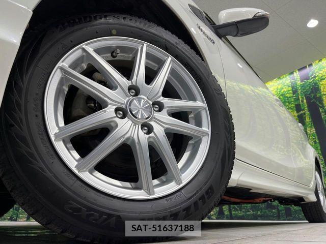 Toyota AQUA 2018-03 5860181-13