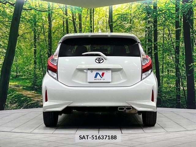 Toyota AQUA 2018-03 5860181-15