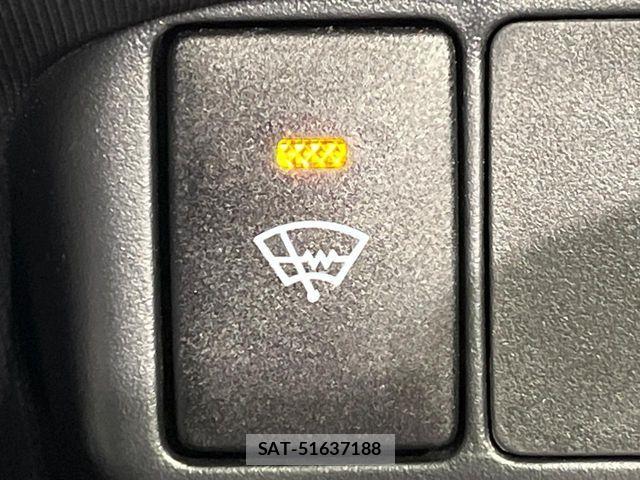 Toyota AQUA 2018-03 5860181-4