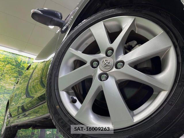 Toyota AQUA 2013-01 5860213-12