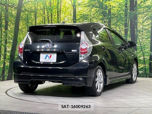 Toyota AQUA 2013-01 5860213-16