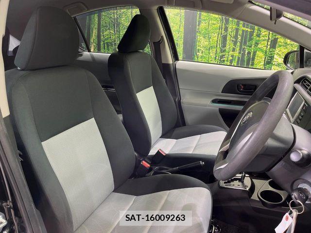 Toyota AQUA 2013-01 5860213-7