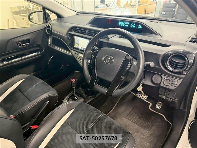 Toyota AQUA 2014-06 5860130-11