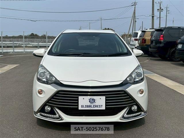 Toyota AQUA 2014-06 5860130-3