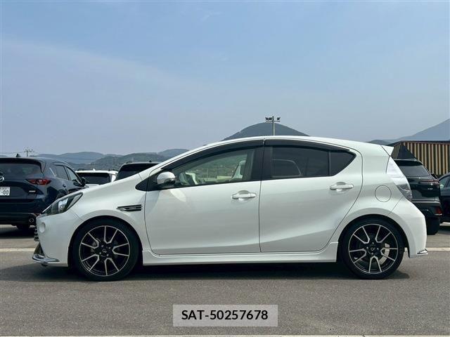 Toyota AQUA 2014-06 5860130-5