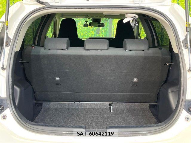 Toyota AQUA 2019-02 5860144-10
