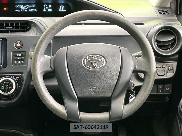 Toyota AQUA 2019-02 5860144-7