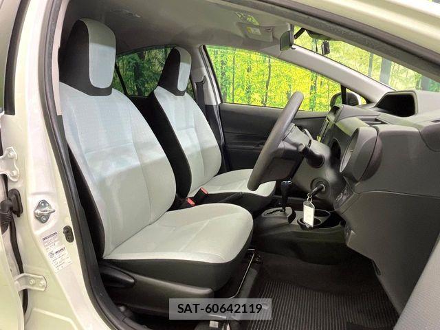 Toyota AQUA 2019-02 5860144-8