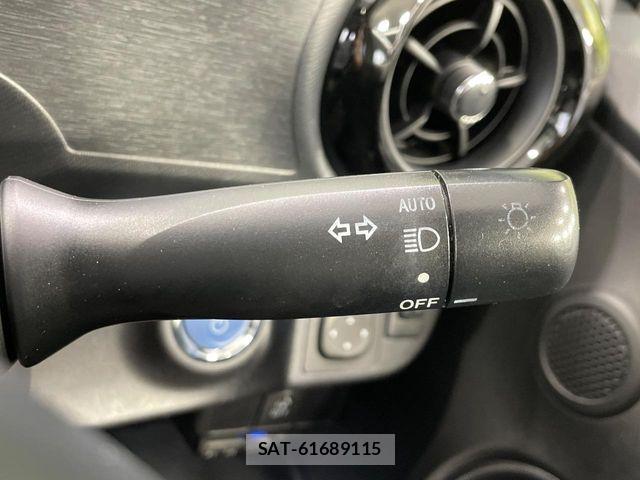 Toyota AQUA 2015-11 6009067-6