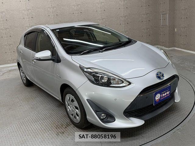 Toyota AQUA 2018-08 6008988-9
