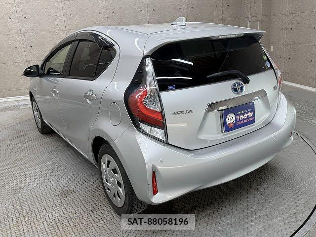 Toyota AQUA 2018-08 6008988-11