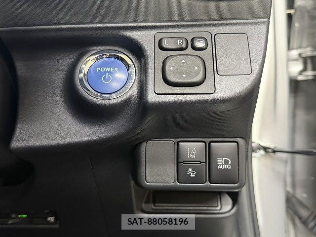 Toyota AQUA 2018-08 6008988-20