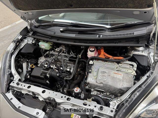 Toyota AQUA 2018-08 6008988-27
