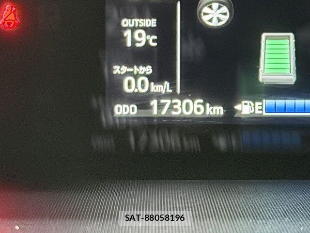 Toyota AQUA 2018-08 6008988-28