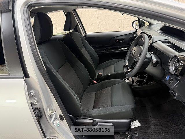 Toyota AQUA 2018-08 6008988-3