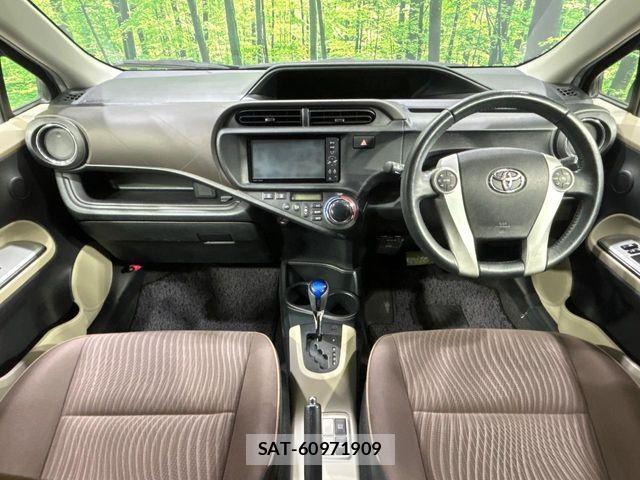 Toyota AQUA 2012-01 6009055-1