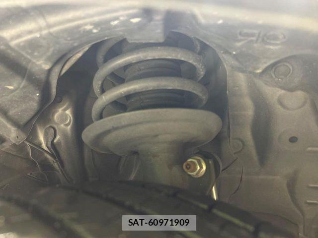 Toyota AQUA 2012-01 6009055-19