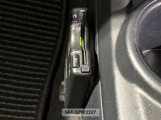 Toyota AQUA 2019-03 6009034-4