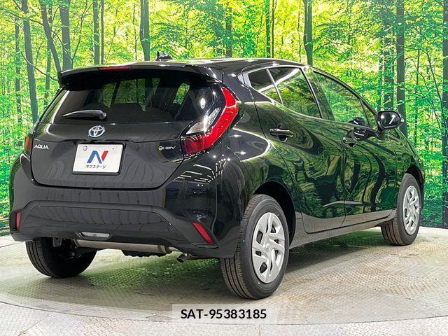 Toyota AQUA 2025-01 6008915-17