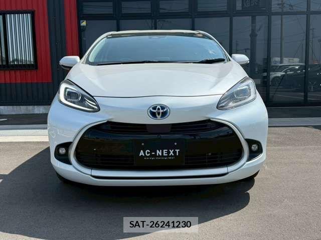 Toyota AQUA 2025-02 6008912-13