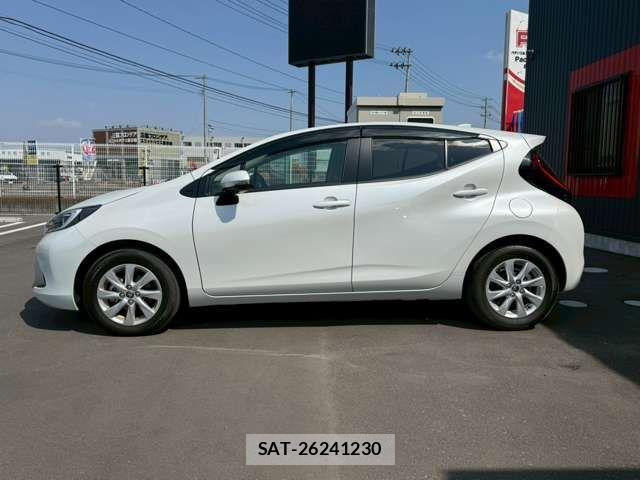 Toyota AQUA 2025-02 6008912-14