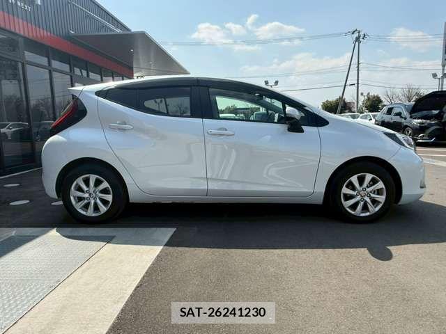 Toyota AQUA 2025-02 6008912-17