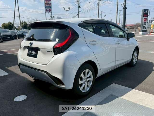 Toyota AQUA 2025-02 6008912-18