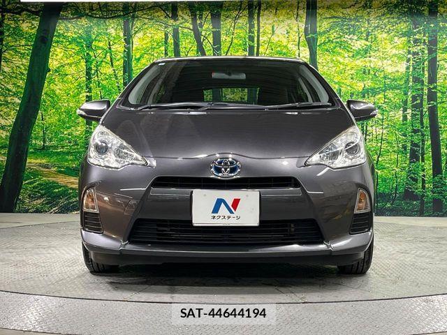 Toyota AQUA 2013-05 6009095-13