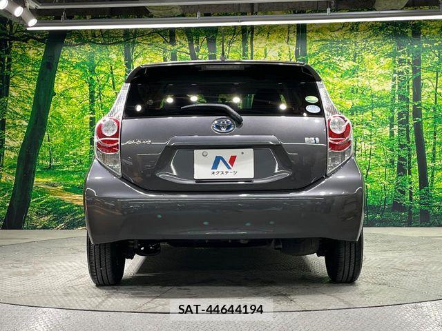 Toyota AQUA 2013-05 6009095-14