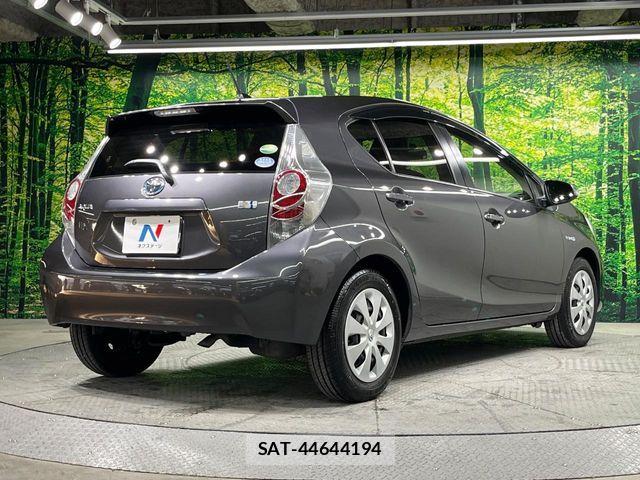 Toyota AQUA 2013-05 6009095-16